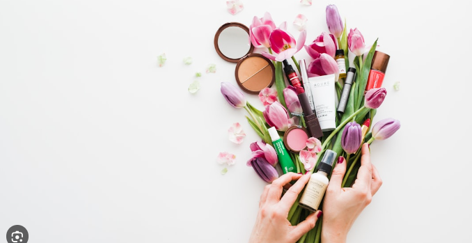 ¿Estás pensando en emprender en el sector de la belleza y no sabes qué nombre ponerle a tu negocio? Elegir el nombre perfecto para un negocio de belleza es una de las decisiones más importantes que tendrás que tomar, ya que será la primera impresión que tus clientes potenciales tengan de tu marca. ¿Quieres un nombre que sea atractivo, memorable y que refleje los valores de tu negocio? En este artículo te ayudaremos a encontrar ese nombre que marcará la diferencia en el competitivo mundo de la belleza.¿Por qué es importante elegir un buen nombre para tu negocio de belleza?El nombre de tu negocio de belleza debe ser algo más que solo una etiqueta; debe capturar la esencia de tu marca. Un buen nombre puede atraer a más clientes, posicionarte mejor en el mercado y hacer que tu marca sea reconocida fácilmente. Es crucial elegir un nombre que sea fácil de recordar, que comunique profesionalidad y que te diferencie de la competencia.Consejos para elegir el nombre perfecto1. Refleja la esencia de tu negocioPiensa en lo que te diferencia de otros salones de belleza o clínicas estéticas. ¿Tu negocio ofrece tratamientos innovadores, productos naturales, o te especializas en un tipo específico de clientes? El nombre debe reflejar tu propuesta de valor única.2. Utiliza palabras que evoquen bellezaEl sector de la belleza está relacionado con el bienestar, la estética, el autocuidado y la salud. Utiliza palabras que evoquen esas sensaciones, como glamour, esplendor, luz, renovación o elegancia. Puedes combinar estas palabras con conceptos más específicos de lo que ofreces, como spa, estética, maquillaje, cabello o piel.3. Opta por nombres sencillos y fáciles de recordarEl nombre ideal debe ser fácil de pronunciar y de recordar. Un nombre complicado puede hacer que los clientes se olviden de ti o que tengan dificultades para encontrarte. Evita nombres largos o difíciles de escribir, y asegúrate de que el nombre sea intuitivo y fácil de entender a simple vista.4. Asegúrate de que el nombre esté disponibleAntes de enamorarte de un nombre, asegúrate de que esté disponible tanto como dominio web como en las redes sociales. También es fundamental verificar que no esté registrado por otro negocio del sector, para evitar posibles problemas legales.5. Inspírate en otros idiomasEl uso de palabras en otros idiomas puede añadir un toque exótico o sofisticado a tu marca. Por ejemplo, el uso de palabras en francés o italiano, que están muy relacionadas con el sector de la belleza, puede ser un gran acierto. Algunas opciones son: Bellezza, Chic, Lumière, Belle o Amore.Ideas de nombres para negocios de bellezaSi todavía no tienes claro qué nombre elegir, aquí te dejamos una lista con algunas ideas para inspirarte. Estas opciones pueden ajustarse a distintos tipos de negocios dentro del sector de la belleza.Nombres para salones de bellezaEsplendor BellezaGlamour TotalBrillo PuroBelleza DivinaEstilo PerfectoNombres para clínicas de estéticaEterna JuventudBelleza SublimeRenueva EstéticaPiel RadianteNatural GlowNombres para negocios de maquillajeMaquillaje DivinoLook PerfectoArte y BellezaPincelada MágicaStudio GlamNombres para negocios de uñasUñas de OroManicura ChicNail Art ProBrillo RosaToque GlamNombres para spas y centros de bienestarSpa SerenoArmonía TotalEsencia SpaRelajación PuraCuerpo y AlmaErrores comunes al elegir el nombre de tu negocio de bellezaAl elegir un nombre, es fácil cometer algunos errores que pueden impactar negativamente en la imagen de tu marca. Aquí te mencionamos algunos errores que debes evitar.1. No pienses solo en el presenteAsegúrate de que el nombre sea escalable y que pueda adaptarse a futuros cambios o expansiones de tu negocio. Si te enfocas demasiado en un servicio específico, podrías limitar tu crecimiento a largo plazo.2. Evita nombres que sean difíciles de pronunciarUn nombre difícil de pronunciar o que no se entienda fácilmente puede hacer que los clientes pierdan interés en tu negocio. Opta por algo que sea claro y sencillo, pero a la vez, impactante.3. No copies a la competenciaEs fundamental que el nombre sea único. Copiar o utilizar variantes de nombres de otros negocios de belleza te hará parecer menos original y podría generar confusión entre tus clientes.4. No te enfoques solo en modas pasajerasElegir un nombre basado en modas actuales puede ser tentador, pero corre el riesgo de quedarse obsoleto rápidamente. Opta por nombres que sean atemporales y que puedan perdurar a lo largo del tiempo.Cómo asegurarte de que el nombre de tu negocio tenga impacto en redes sociales y SEOUn buen nombre no solo debe funcionar en el mundo offline, sino también tener un impacto online. A continuación, te damos algunos consejos para que el nombre de tu negocio de belleza también brille en las plataformas digitales.1. Investiga las palabras clave adecuadasEs fundamental que investigues las palabras clave más relevantes dentro del sector de la belleza. Asegúrate de que el nombre de tu negocio incluya alguna de estas palabras o conceptos relacionados, para aumentar tu visibilidad en los motores de búsqueda.2. Crea un dominio web atractivo y coherenteEl nombre de tu negocio debe estar alineado con tu dominio web. Trata de elegir un dominio sencillo, fácil de recordar y que sea lo más parecido posible al nombre de tu negocio. Esto te ayudará a posicionarte mejor en los resultados de búsqueda.3. Optimiza tu nombre para las redes socialesRevisa que el nombre de tu negocio esté disponible en las principales plataformas de redes sociales. Es recomendable que el nombre de usuario en redes sea idéntico al nombre de tu marca, para facilitar que los clientes te encuentren fácilmente.ConclusiónElegir el nombre ideal para tu negocio de belleza puede parecer un reto, pero siguiendo estos consejos podrás encontrar un nombre que refleje la esencia de tu marca, que sea memorable y que te ayude a destacar en el competitivo mercado de la belleza. Ya sea que te especialices en uñas, maquillaje, tratamientos estéticos o spas, el nombre adecuado será clave para atraer a tus clientes y posicionarte como un referente en el sector.